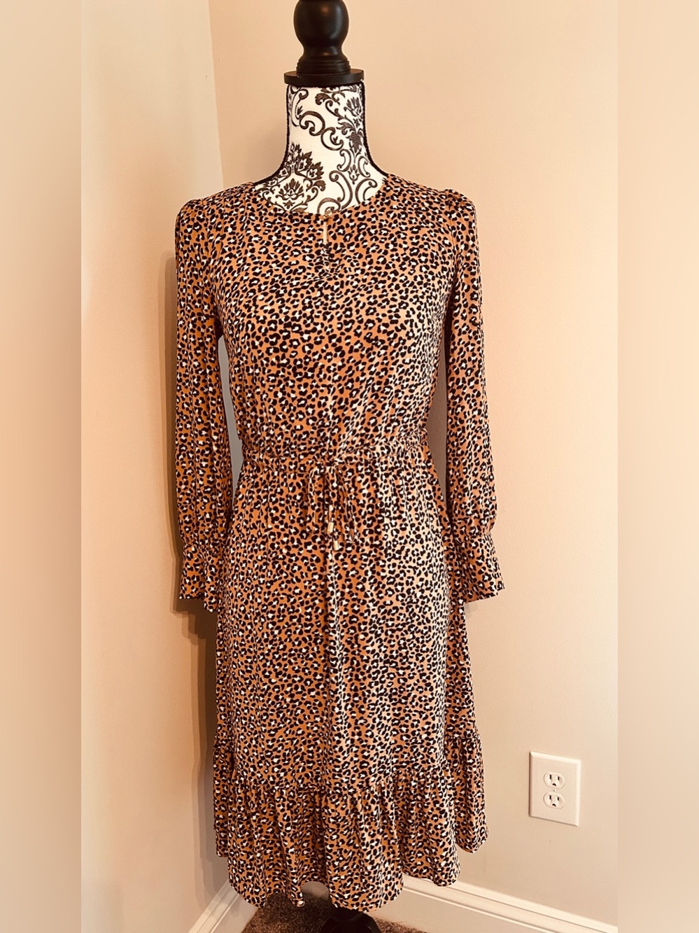 Talbots gorgeous Leopard Print Long Sleeve Dress size 2 like new